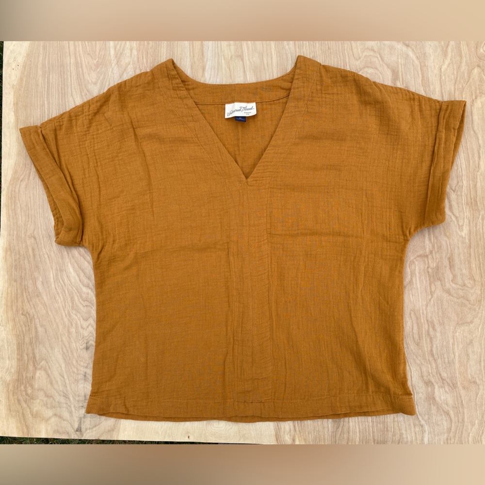 Universal Thread Recycled 100% Cotton V-neck Tee, Mustard, size XS *oversized*